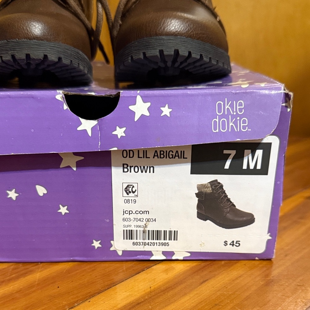 Kids Size 7M Brown Abigail Boots - Picture 10 of 11